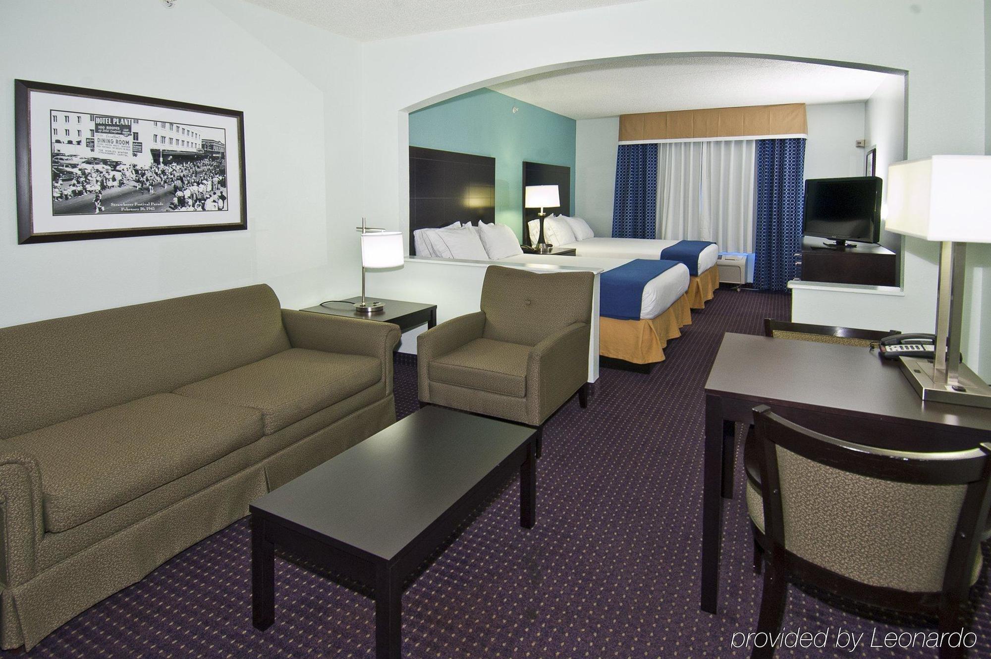 Holiday Inn Express & Suites Plant City By Ihg Exterior foto